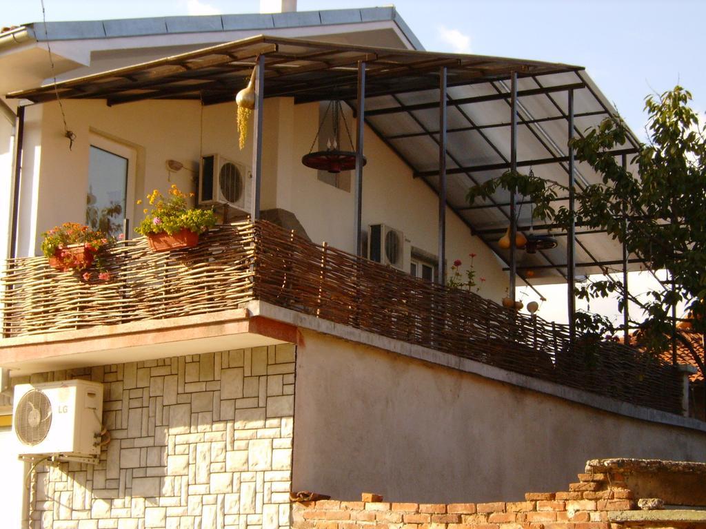 Georgievi Guest House Kalofer Exteriör bild
