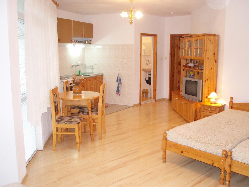 Georgievi Guest House Kalofer Exteriör bild