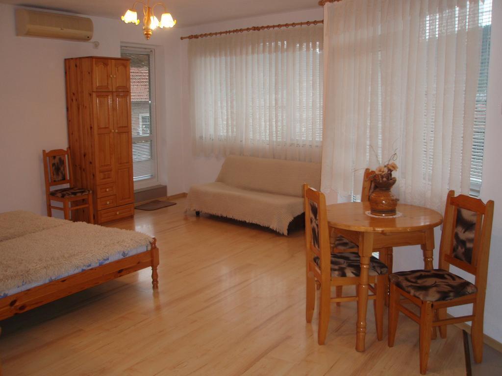 Georgievi Guest House Kalofer Exteriör bild